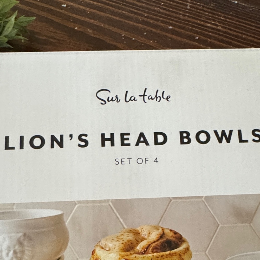 Sur La Table White Lion's Head Ceramic Bowls - Set of 4 French onion soup ☃️ - Picture 2 of 4